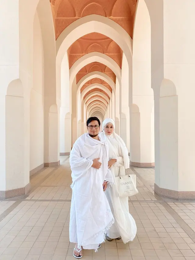 Sambut Idul Adha, 6 Selebriti Ini Unggah Foto saat di Tanah Suci