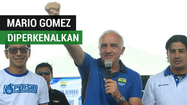 Berita video acara perkenalan Mario Gomez, pelatih baru Persib Bandung, kepada Bobotoh di Stadion Sidolig, Bandung, Minggu (10/12/2017).