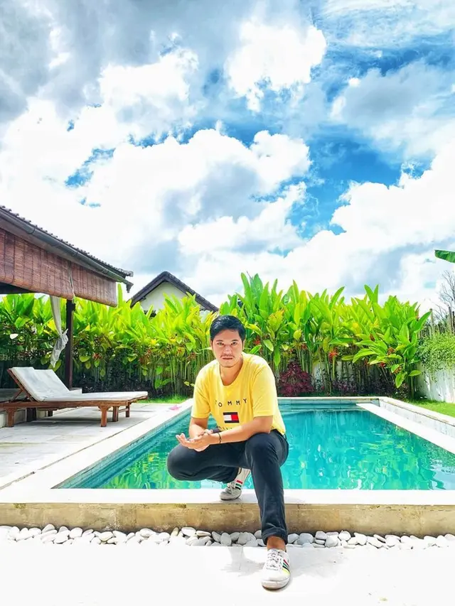 Jarang Terekspos, Ini 6 Potret Donny Adik Kandung Arya Saloka