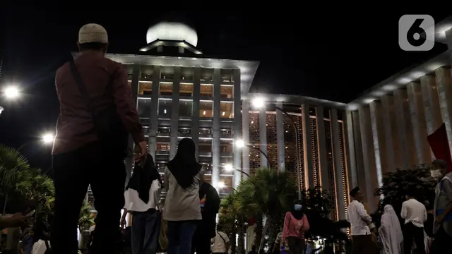 Sambut Ramadhan 1444 H, Ribuan Umat Muslim Penuhi Masjid Istiqlal