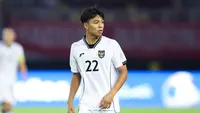 Pemain Timnas Indonesia, Adrian Wibowo, saat melawan Timnas Lebanon dalam laga FIFA Matchday 2025 di Stadion Gelora Bung Tomo, Surabaya, Senin (8/9/2025). (Bola.com/Abdul Aziz)