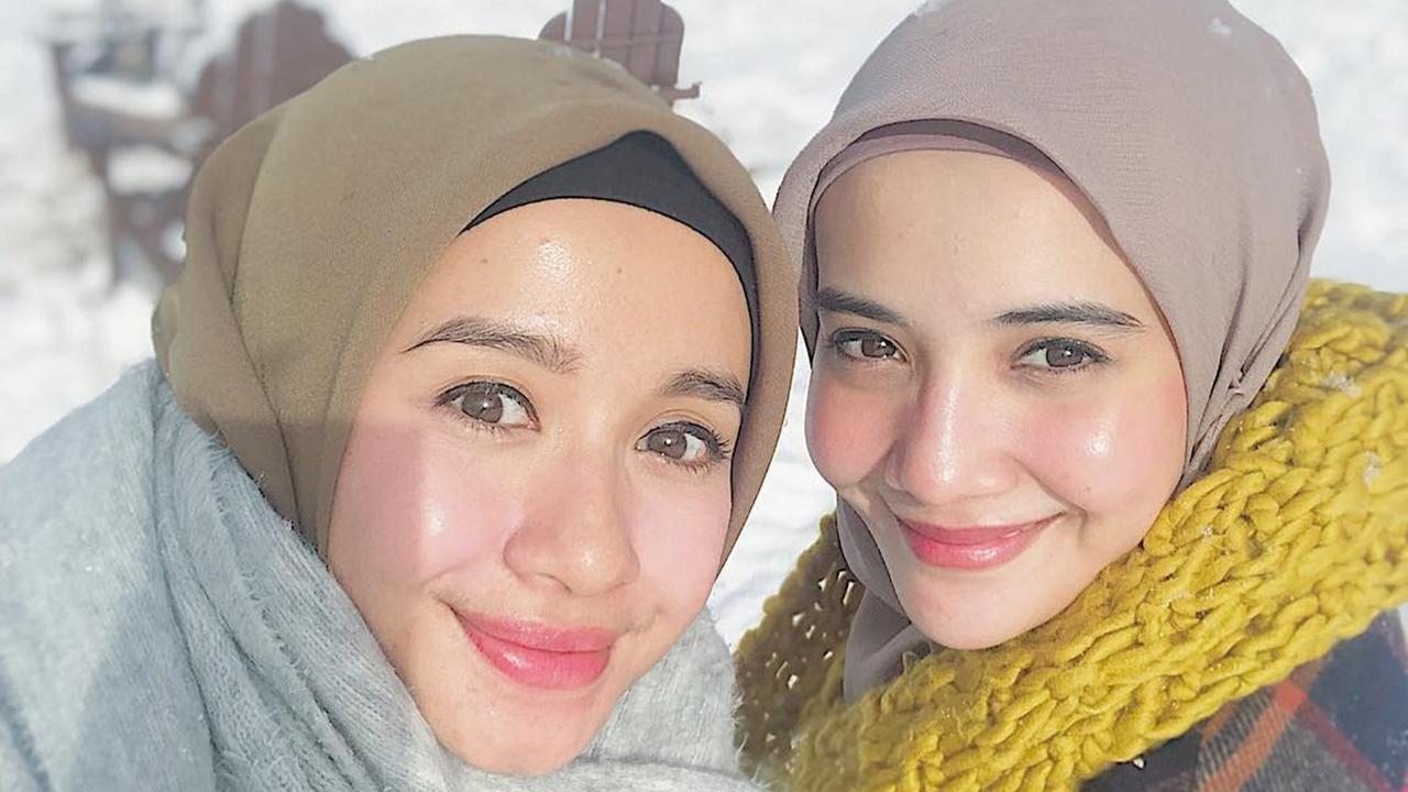 6 Potret Persahabatan Laudya Cynthia Bella dan Zaskia Sungkar, Bak Saudara Kandung