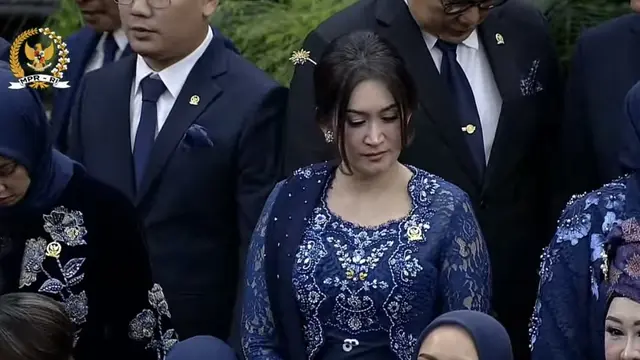 Tampilan Artis hingga Politikus Kenakan Kebaya dengan Berbagai Warna saat Pelantikan Prabowo-Gibran. [Youtube MPR]