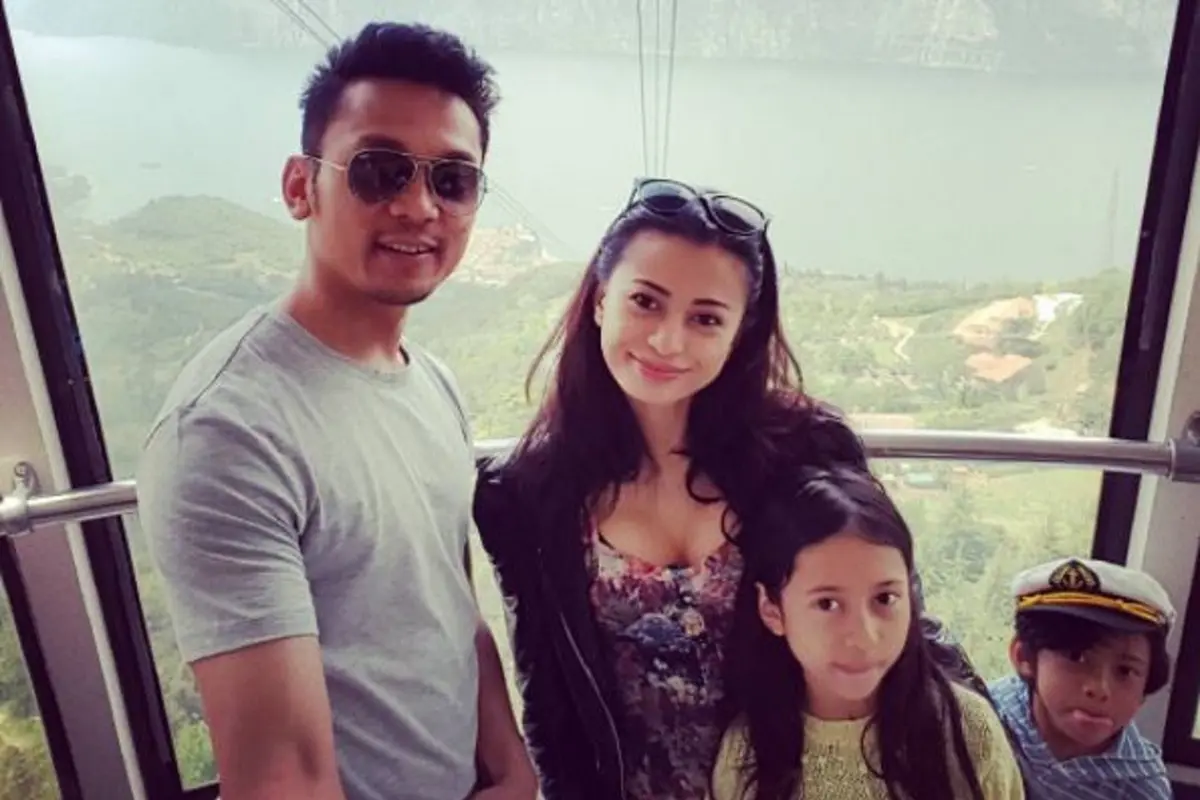 [Bintang] Angie Virgin dan Habibi Syaaf