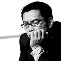 Wali Kota Bandung Ridwan Kamil memperlihatkan kemarahannya kepada orang-orang yang buang sampah seenaknya di trotoar Dago. (Foto: Instagram/Ridwan Kamil)