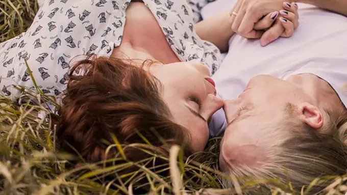 Cara agar jatuh cinta lagi/copyright Pixabay.com//StarFlames