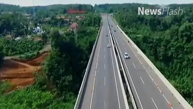 Jembatan Cisomang di Tol Cipularang Km 100,7 di wilayah Darangdan, Purwakarta, Jawa Barat, kembali dibuka