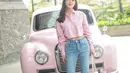 Tampil kasual, Shandy Aulia padukan cropped shirt dengan skinny jeans yang trendy [@shandyaulia]