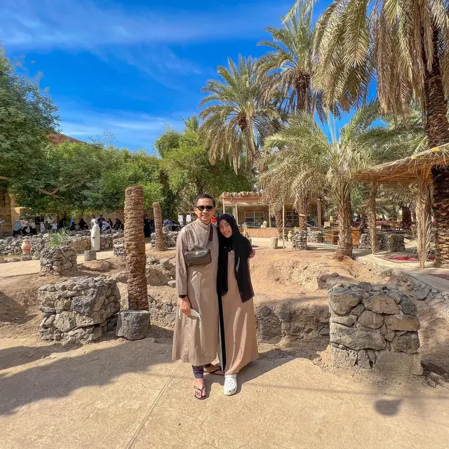 Ayu Dewi dan Regi Datau (Sumber: Instagram/mrsayudewi)