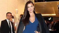 Kekasih Ronaldo Hebohkan Milan Fashion Week