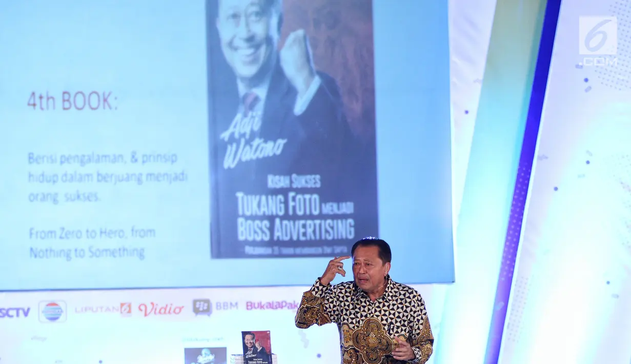 Chairman dan Founder Dwi Sapta Group Adji Watono menjadi pembicara dalam Emtek Goes to Campus (EGTC) 2018 di Universitas Muhammadiyah Malang, Kamis (27/9). Adji Watono menularkan semangat juangnya hingga menjadi bos advertising. (Liputan6.com/Johan Tallo)