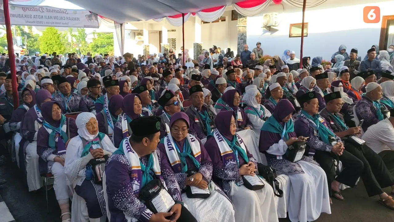 Jemaah haji asal Kota Sukabumi diberangkatkan di Balai Kota Sukabumi. (Liputan6.com/Istimewa).