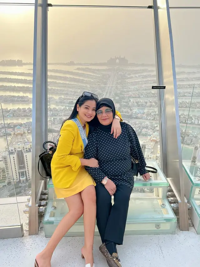 7 Momen Kebersamaan Titi Kamal dan Ibunda, Penuh Kehangatan