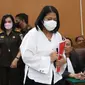 Tersangka kasus pembunuhan berencana Putri Candrawathi yang merupakan istri Ferdy Sambo saat menghadiri sidang perdana terkait pembunuhan Brigadir Yosua Hutabarat atau Brigadir J di Pengadilan Negeri Jakarta Selatan, Senin (17/10). Putri Candrawathi menghadiri sidang perdana yang beragendakan pembacaan dakwaan terkait pembunuhan Brigadir Yosua Hutabarat atau Brigadir J.Liputan6.com/Herman Zakharia