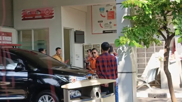 Sekretaris Jenderal (Sekjen) PDI Perjuangan (PDIP) Hasto Kristiyanto, keluar dari Rumah Tahanan atau Rutan Komisi Pemberantasan Korupsi (KPK), Jakarta usai diumumkan mendapat amnesti dari Presiden Prabowo Subianto (Istimewa)