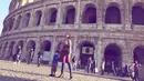 Jessica Iskandar mengisi liburan akhir tahun dengan berlibur ke beberapa negara di Eropa. Salah satunya adalah Roma, Italia. (Foto: instagram.com/inijedar)