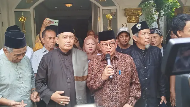 Bakal Calon Gubernur Daerah Khusus Jakarta, Pramono Anung usai silaturahmi ke kediaman Penasihat Majelis Ulama Indonesia (MUI) Zainuri pada Selasa (17/9/2024).