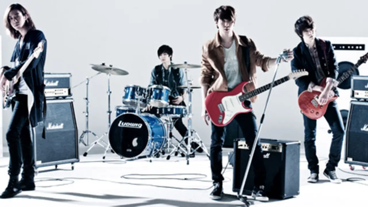 cnblue-band-131209c.jpg