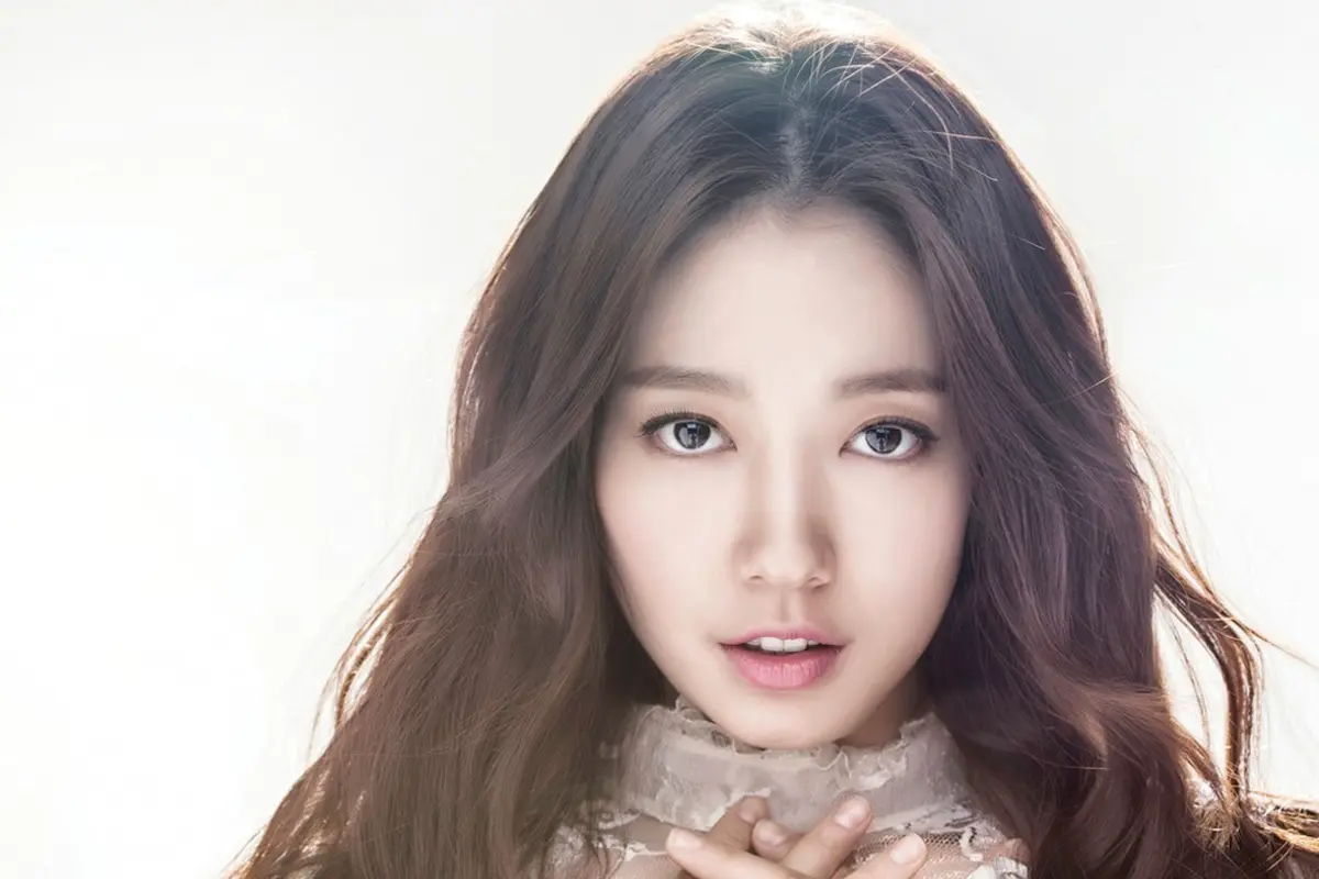 [Bintang] Mengatasi Pipi 'Chubby' ala Park Shin Hye