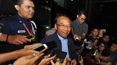 Eks Menteri ESDM, Jero Wacik memenuhi panggilan KPK, Jakarta, Kamis (22/11/2014). (Liputan6.com/Miftahul Hayat) 