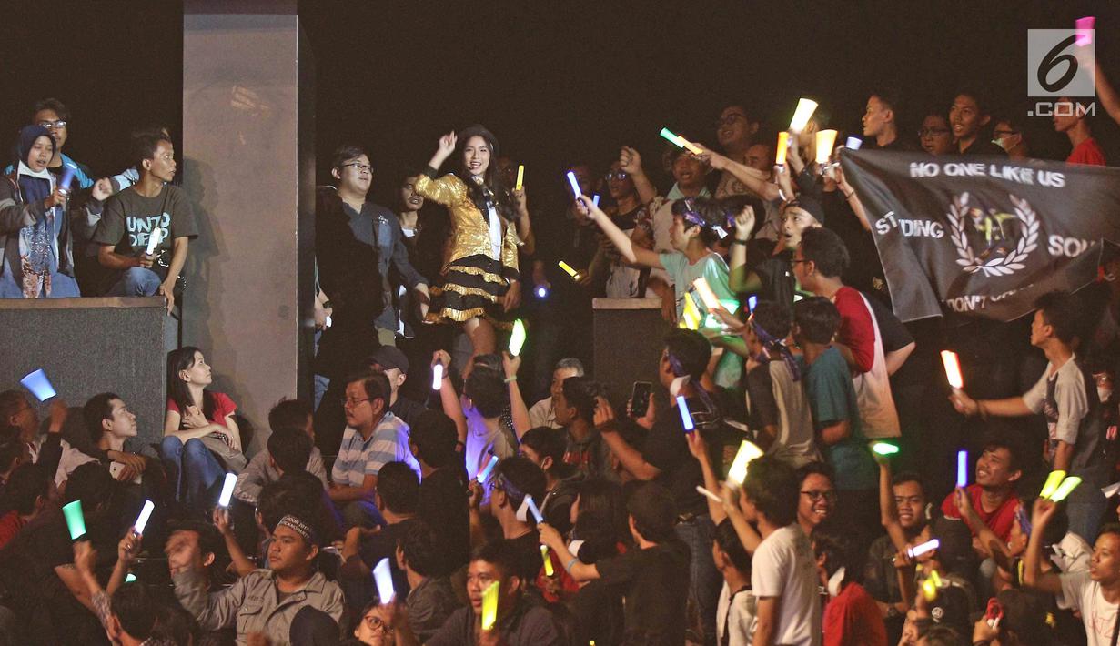 Photo Meriahnya Konser Jkt48 Request Hour Setlist Best 30 2017 Showbiz Liputan6com