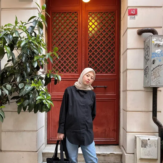 Buka Suara Bela Sang Kakak, Ini 6 Potret Anastasia Jingga Adik Gita Savitri