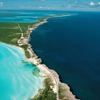 Tempat-tempat ini yang jadi pilihan utama kalau kamu ingin menikmati keindahan gradasi air.