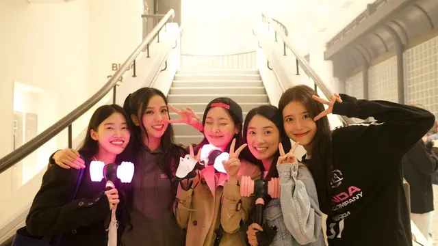 Jung Yo Seo, Jisoo, Choi Hee Jin, Kim Hye Yoon, dan Jung Shin Hye.