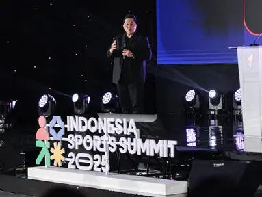 Menteri Pemuda dan Olahraga, Erick Thohir, saat menyampaikan keynote speech pada pembukaan Indonesia Sports Summit 2025 (ISS) di Indonesia Arena, Senayan, Jakarta, Sabtu (6/12/2025). Gelaran Indonesia Sports Summit 2025 (ISS 2025) resmi bergulir. (Bola.com/Abdul Aziz)