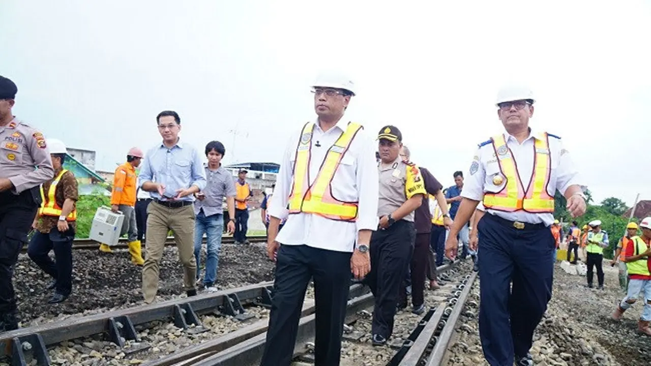 Menteri Perhubungan Budi Karya Sumadi meninjau langsung pembangunan jalur ganda kereta api Palembang–Prabumulih dan Martapura–Baturaja (Dok Foto: Kemenhub)