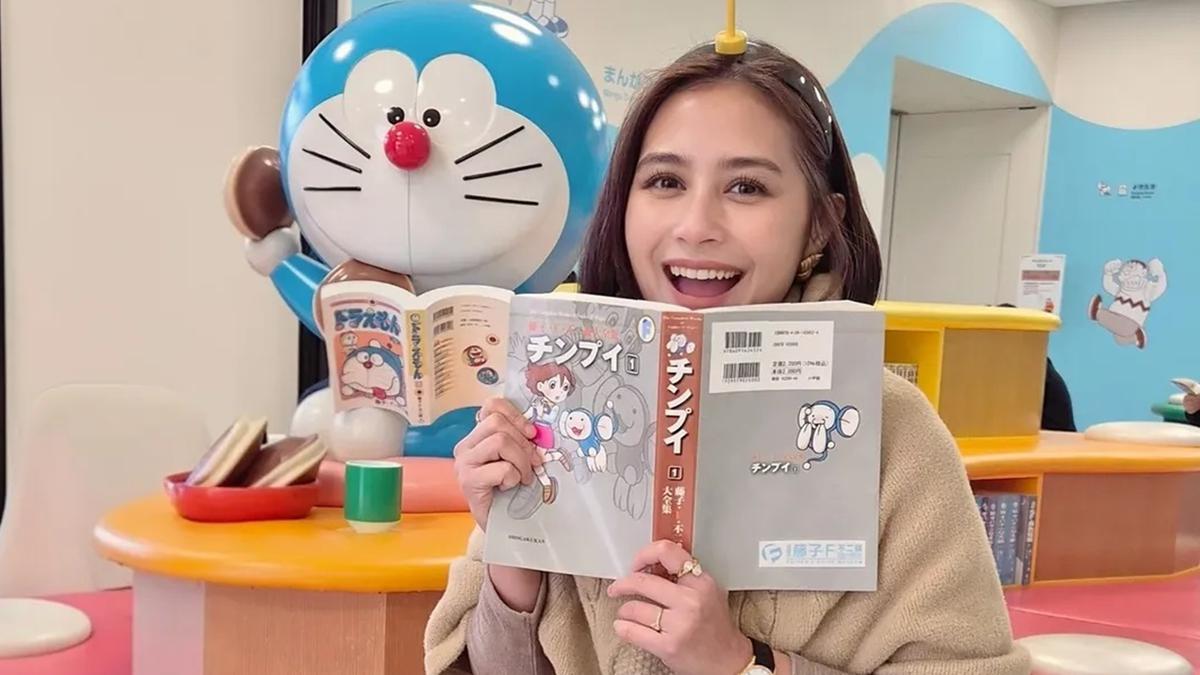 6 Potret Prilly Latuconsina Kunjungi Museum Doraemon, Nostalgia Masa Kecil