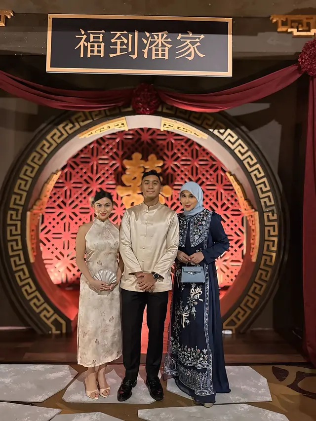 Makin Kompak, Calon Mertua-Mantu Marini Zumarnis dan Ariel Tatum Kompak Berbalut Cheongsam di Sangjit Kerabat