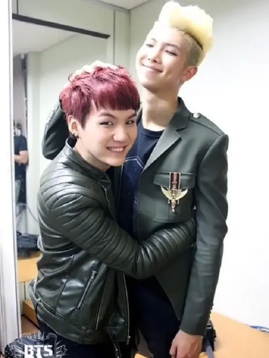 Sebenarnya tidak ada perbedaan tinggi badan yang signifikan di antara personel BTS. Namun personel paling tinggi di BTS adalah RM. (Foto: soompi.com)