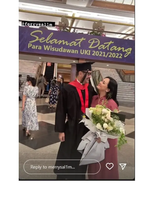 6 Momen Ferry Salim Jalani Wisuda di Usia 56 Tahun, Raih Gelar Sarjana Hukum