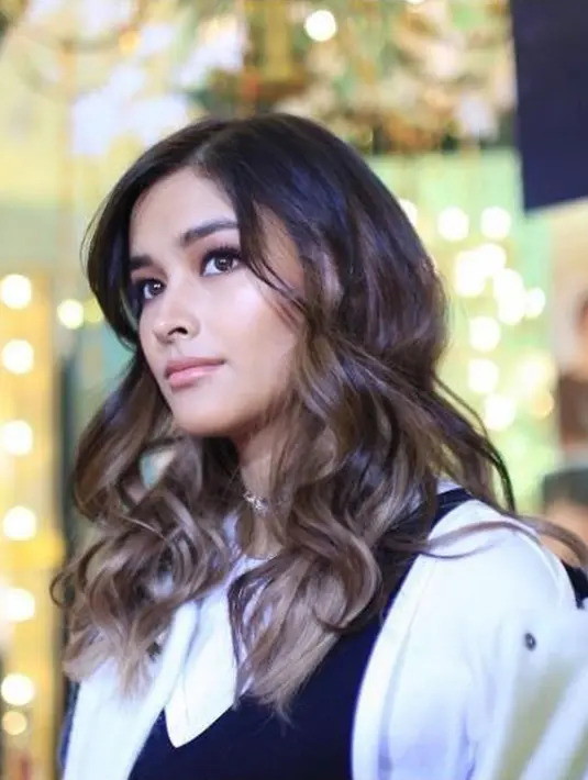 Liza Soberano adalah aktris keturunan Filipina dan Amerika Serikat. Namanya terkenal berkat serial Forevermore tahun 2014 dan film My Ex and Whys tahun 2017. (instagram.com/lizasoberano)