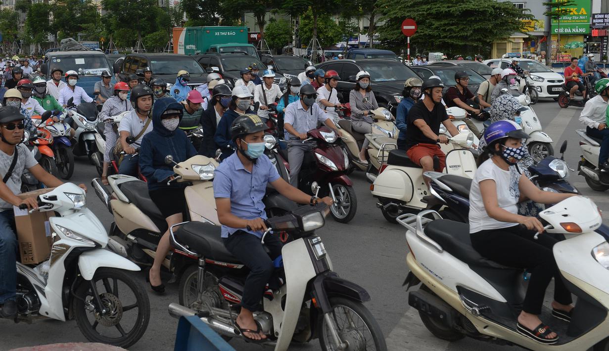 Potret Kesemrawutan Sepeda Motor  di  Ibu Kota Vietnam  yang 