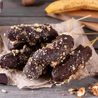 Ilustrasi es pisang cokelat./Copyright shutterstock.com/id/g/Ahanov+Michael
