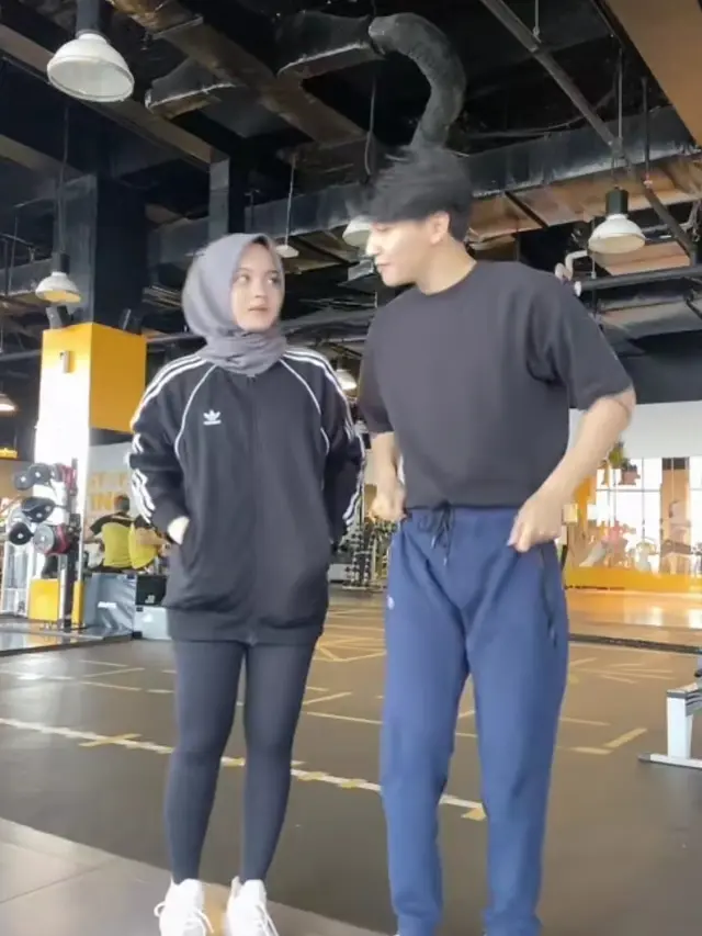 Putri Delina Nge-Gym