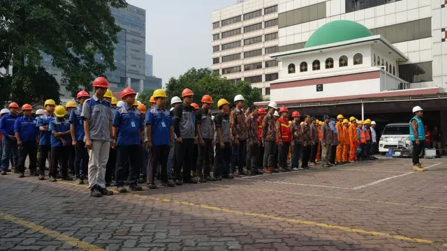 PLN Unit Induk Distribusi Jakarta Raya (UID Jaya) bersiaga menjaga pasokan listrik untuk wilayah DKI Jakarta dan sekitarnya, menjelang Natal 2019 dan Tahun Baru 2020. Dok PLN