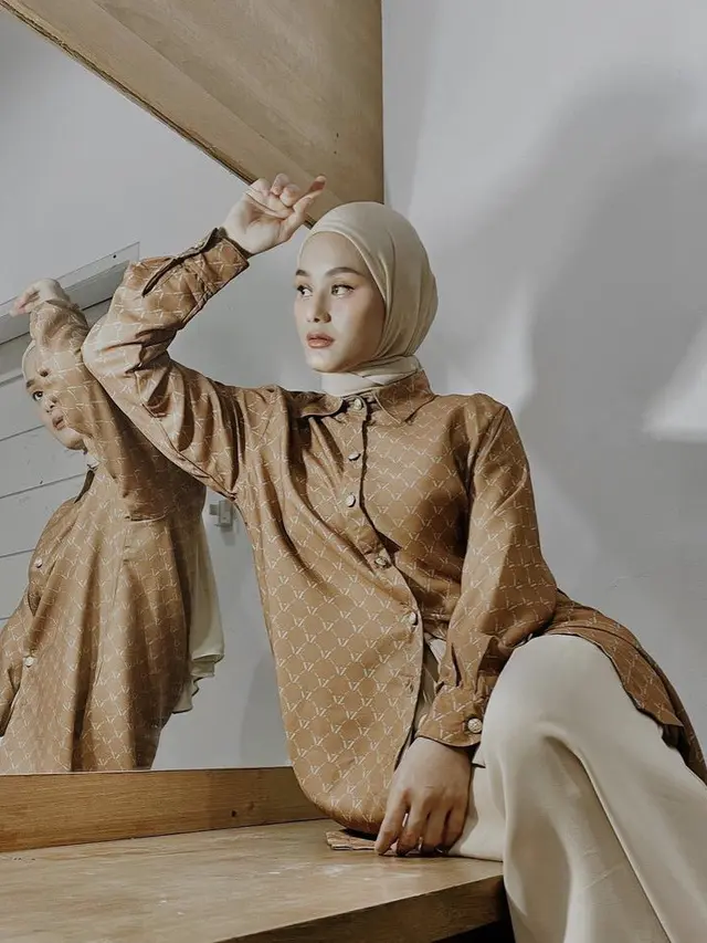 7 Inspirasi Outfit Ramadan 2022 dari Dinda Hauw (Foto: Instagram @dindahw)