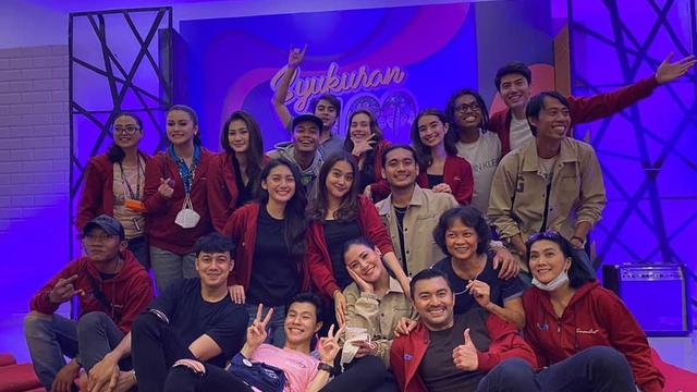 6 Momen Syukuran 100 Episode Love Story The Series, Penuh Kehangatan