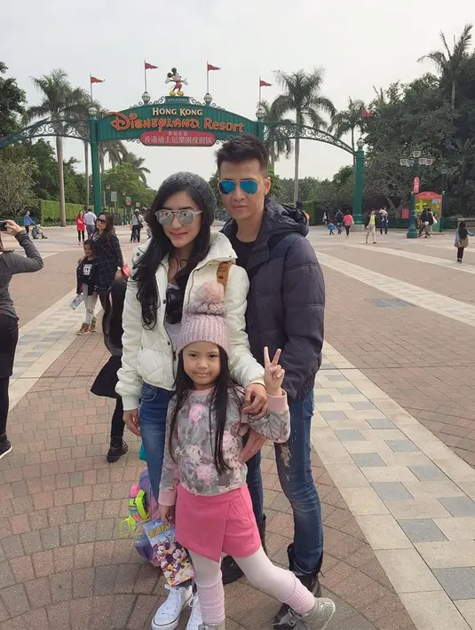 Dua tahun menikah, pasangan Zora Vidyanata dan Dono Indarto lantas dikaruniai momongan pada 15 Februari 2010. Putri cantik buah hatinya itu diberinama Princess Callysta Azalia. (dok. Pribadi)