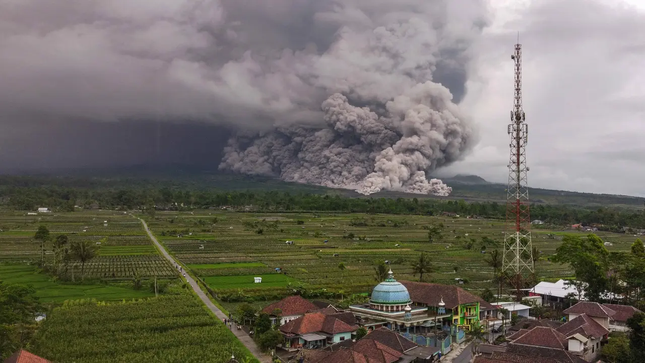 Dampak Erupsi Gunung Semeru, Desa Supiturang Luluh Lantak