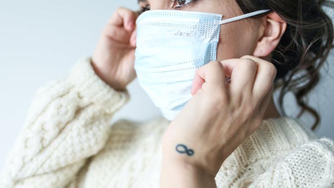 Haruskah Pakai Masker Usai Divaksin COVID-19? Ini Kata Dr. Fauci - Vimarsana News