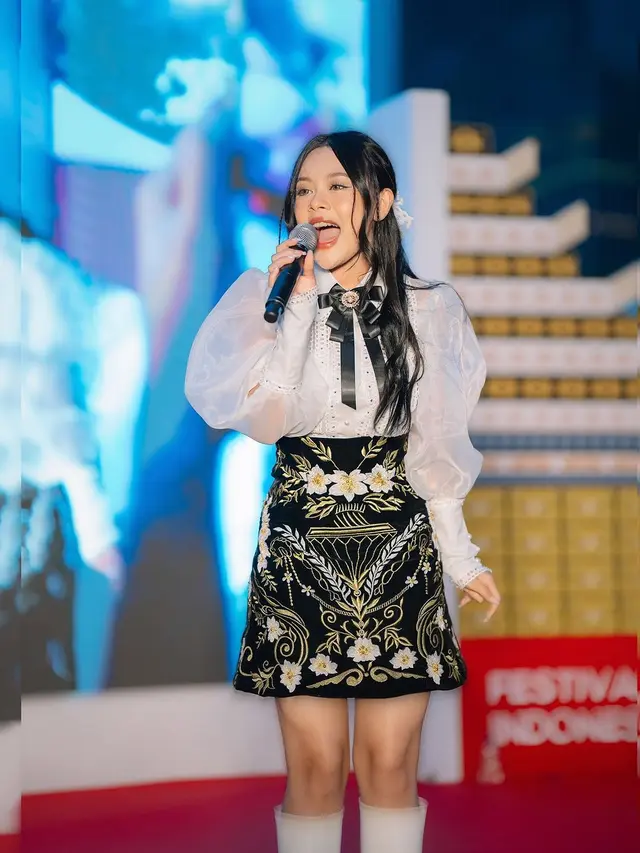 7 Potret Melly Lee Tampilkan Dangdut di Korea Selatan, Penuh Kebanggan