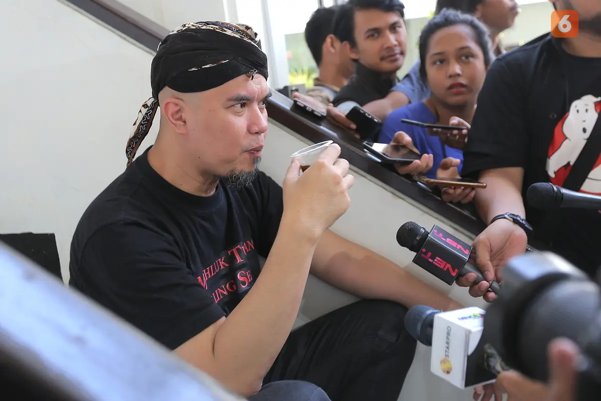 [Bintang] Ahmad Dhani di PN Jaksel