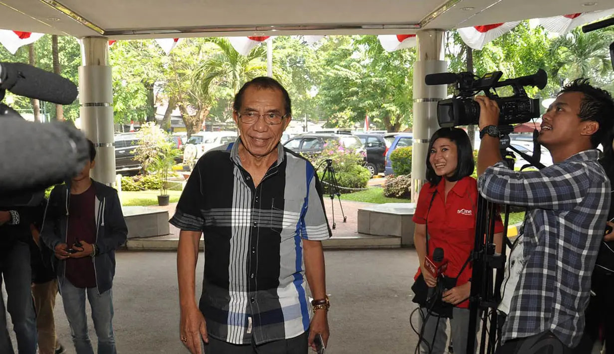 Wakil Ketua Umum Partai Demokrat Max Sopacua saat menjenguk Marzuki Ali, di RSPAD Gatot Subroto, Sabtu, (16/8/14). (Liputan6.com/Miftahul Hayat)