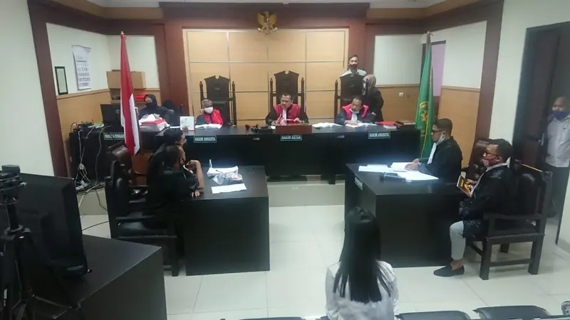 Sidang kasus Aurelia Margaretha (26), yang menabrak lansia di perumahan Lippo Karawaci, Kota Tangerang, berlanjut hari ini.