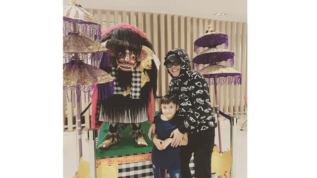 6 Momen Kebersamaan Sule Bareng Anak Bungsunya, Belikan Mainan Seharga Rp 23,7 Juta