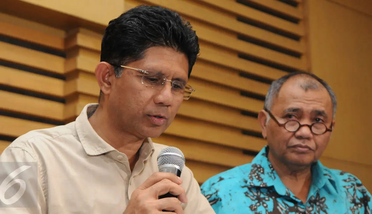 Wakil Pimpinan KPK, Laode M Syarif memberi keterangan saat koferensi pers di gedung KPK, Jakarta, Kamis (19/1). KPK menetapkan ESA dan SS dalam kasus suap pengadaan 50 mesin pesawat dengan merek rolls royce sejak 2005-2014. (Liputan6.com/Helmi Afandi)